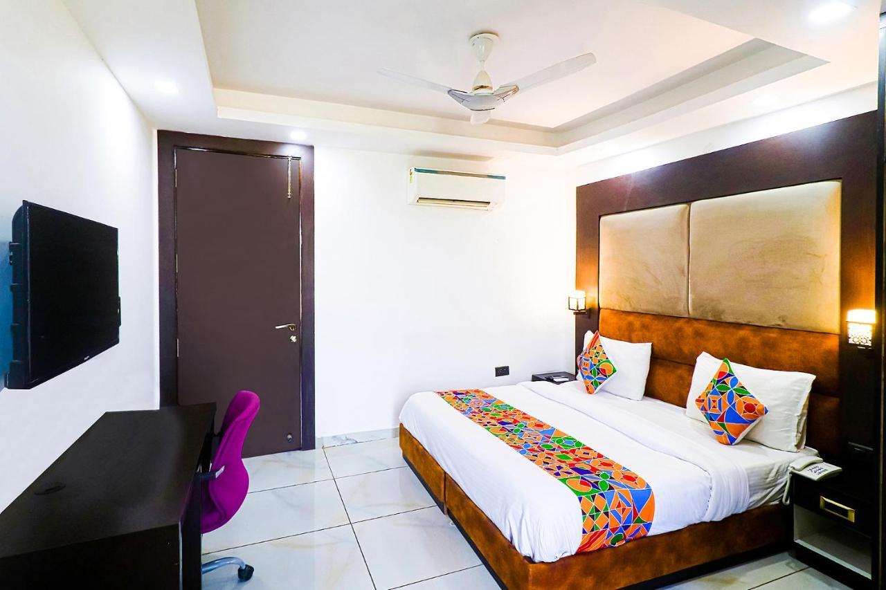 Fabhotel Kiara The Private Suites Gurgaon Eksteriør bilde