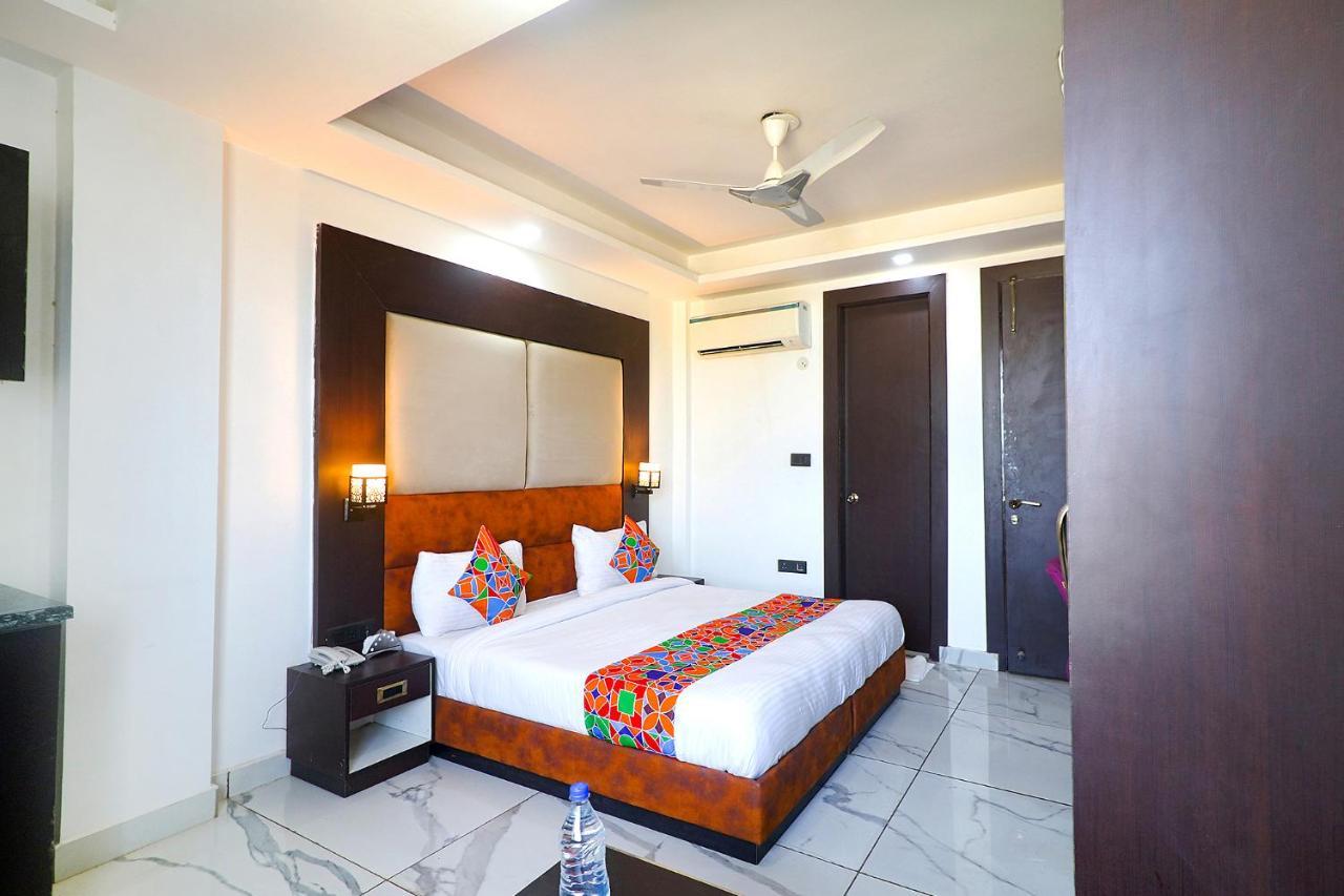 Fabhotel Kiara The Private Suites Gurgaon Eksteriør bilde