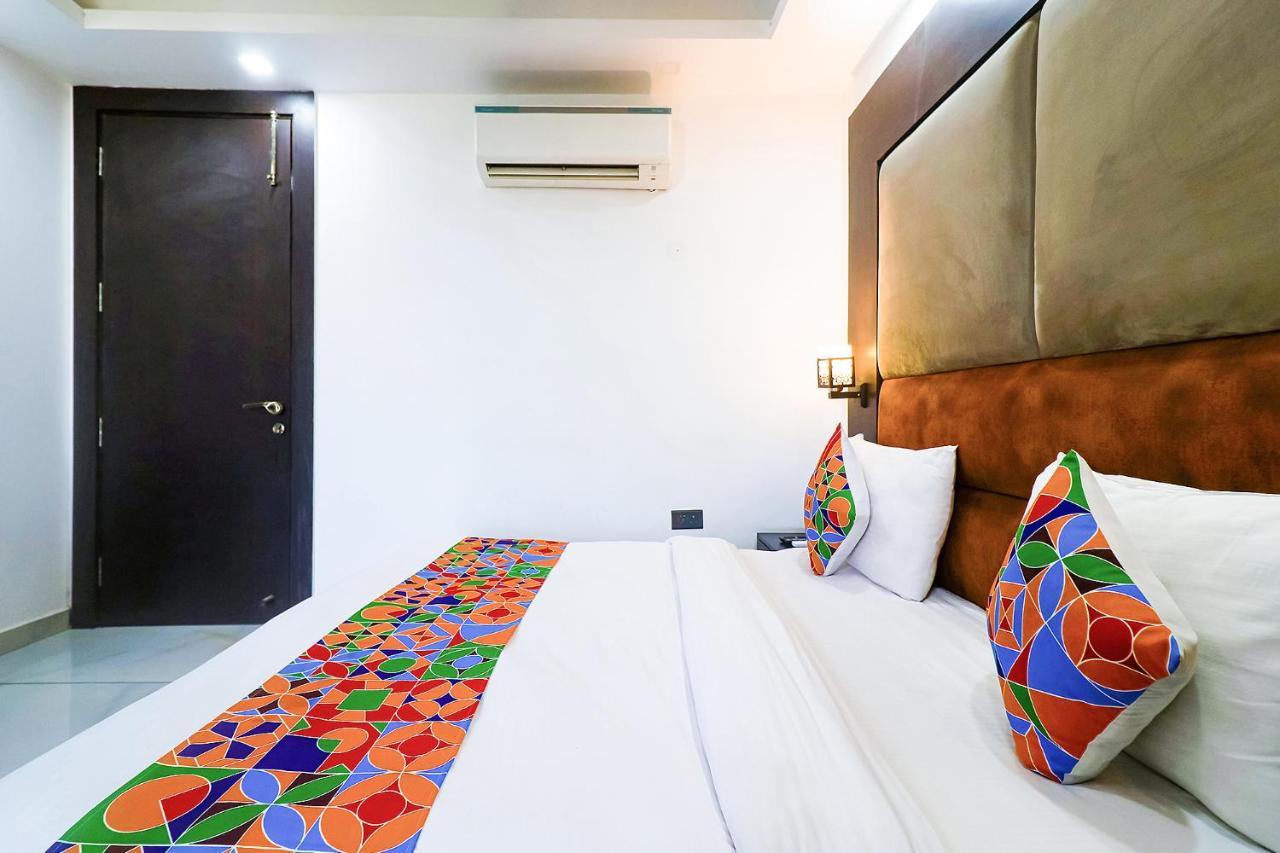 Fabhotel Kiara The Private Suites Gurgaon Eksteriør bilde