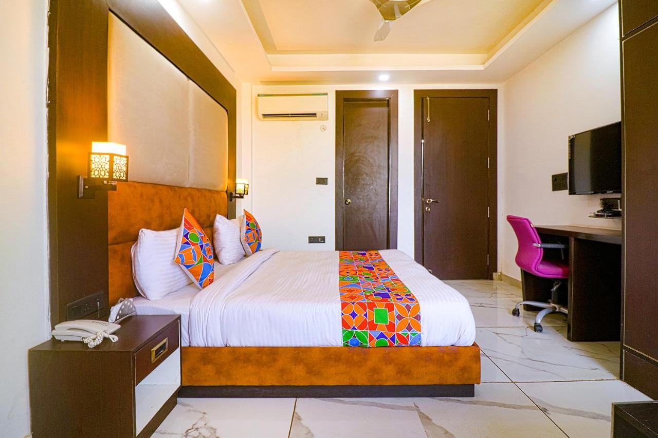 Fabhotel Kiara The Private Suites Gurgaon Eksteriør bilde