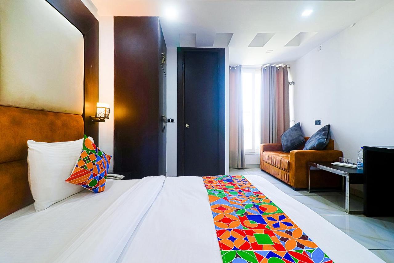 Fabhotel Kiara The Private Suites Gurgaon Eksteriør bilde